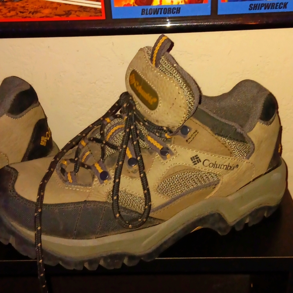 Mens Columbia Trail Grinder Low 9. Great condition: Preowned.